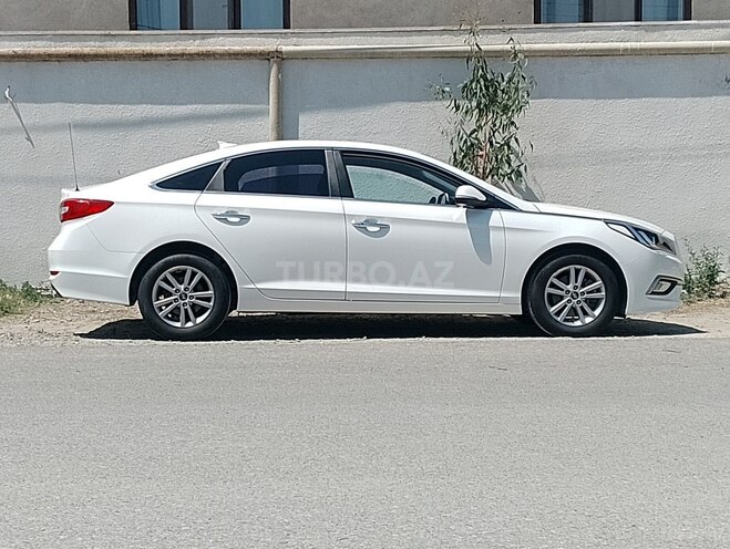 Hyundai Sonata-11