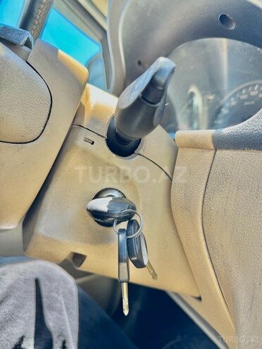 Ford Tourneo Connect-12