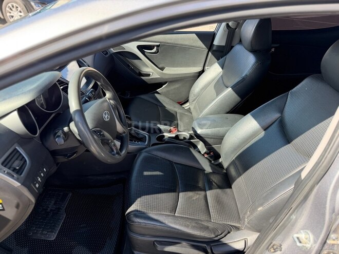 Hyundai Avante-11