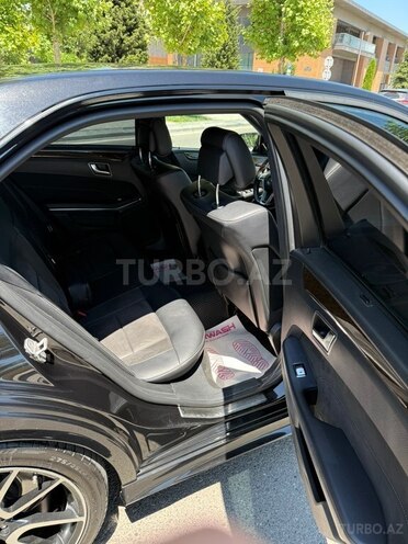 Mercedes E 250-10