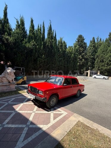 LADA (VAZ) 2107-1