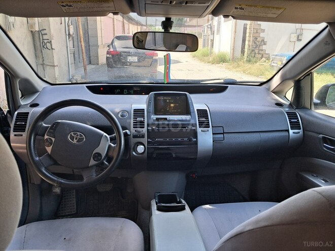 Toyota Prius-4