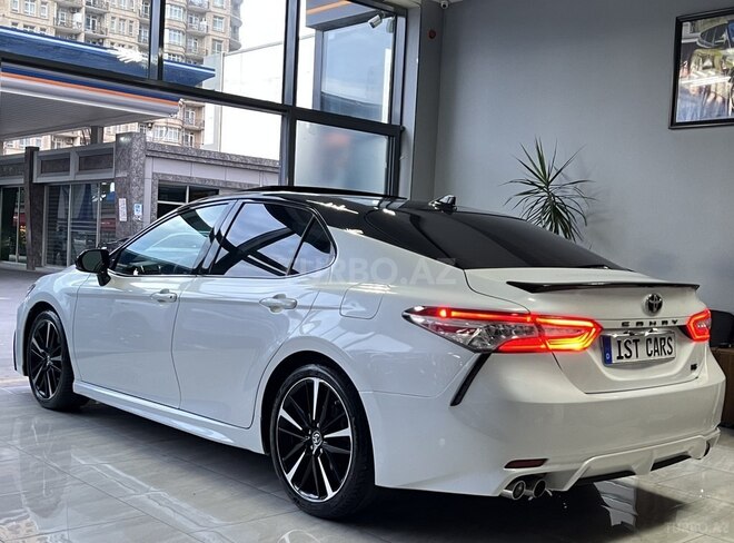 Toyota Camry-7