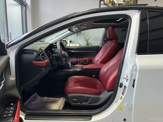 Toyota Camry-13
