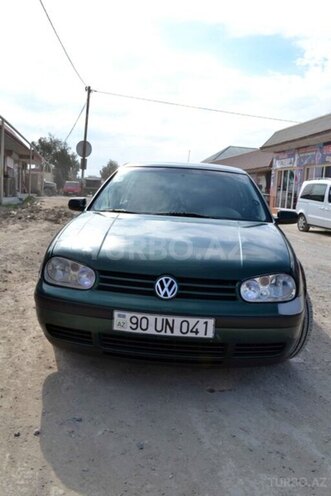 Volkswagen Golf-1