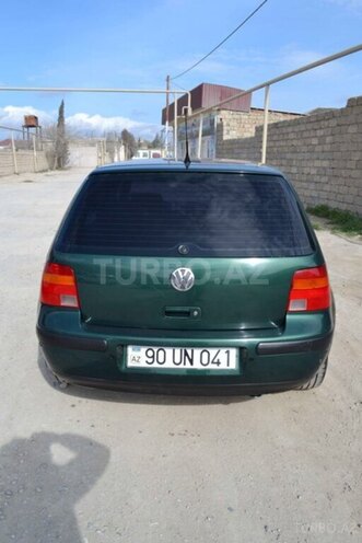 Volkswagen Golf-2