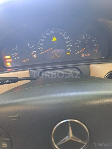 Mercedes E 240-7