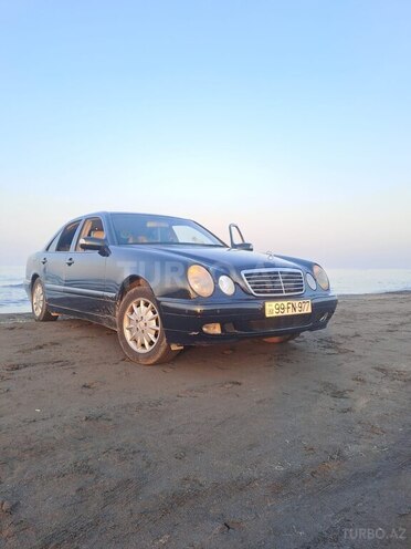Mercedes E 240-10