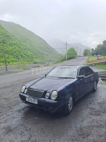Mercedes E 240-14
