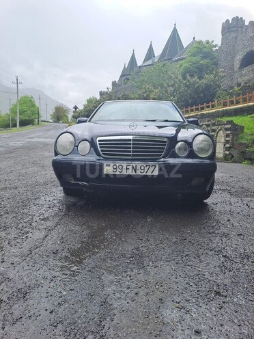 Mercedes E 240-16