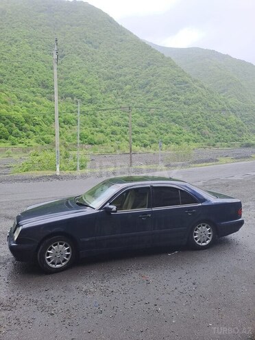 Mercedes E 240-15
