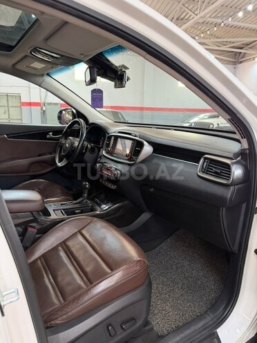 Kia Sorento-21