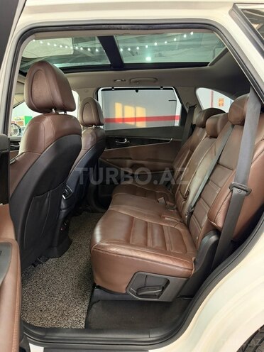 Kia Sorento-24