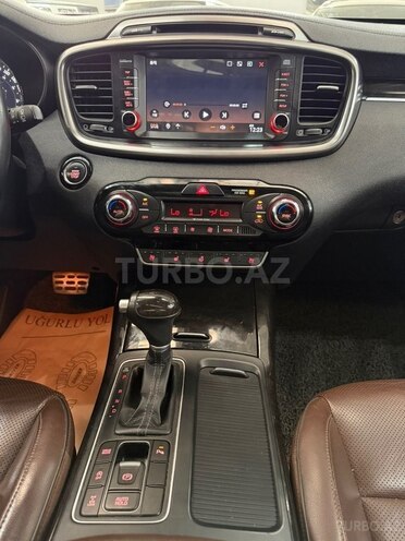 Kia Sorento-30
