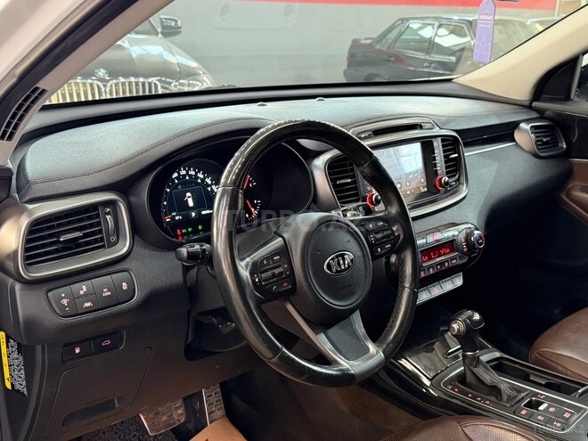 Kia Sorento-16