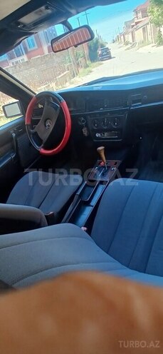 Mercedes 190-4