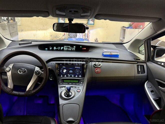Toyota Prius-10
