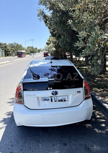 Toyota Prius-7