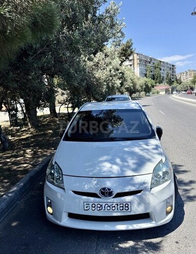 Toyota Prius-8