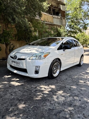 Toyota Prius-1