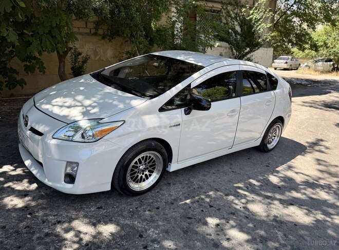 Toyota Prius-2