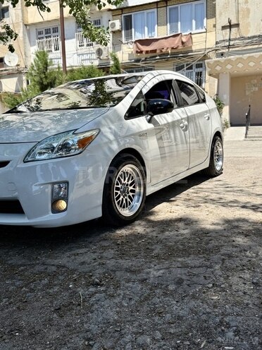 Toyota Prius-18
