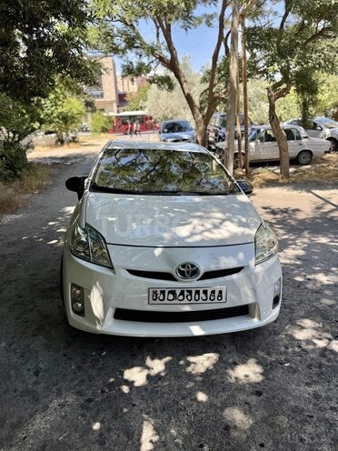 Toyota Prius-4