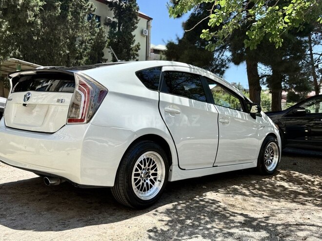 Toyota Prius-19