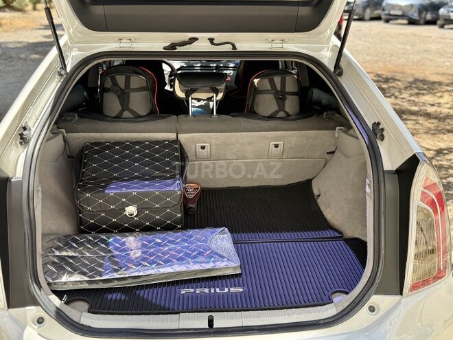 Toyota Prius-14