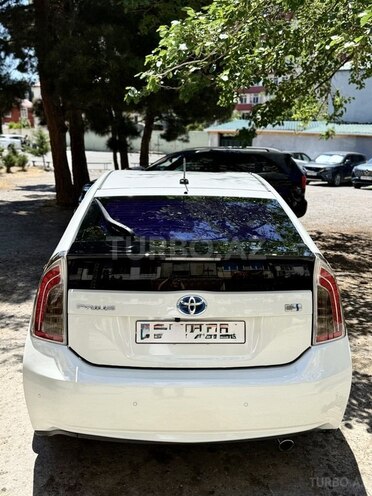Toyota Prius-17