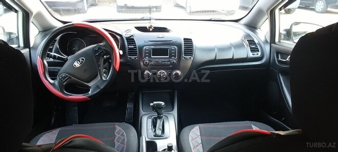 Kia Cerato-5