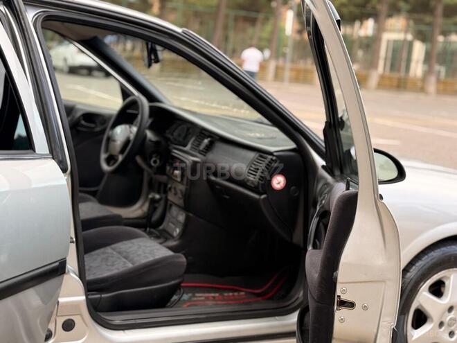 Opel Vectra-11