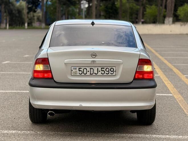 Opel Vectra-8