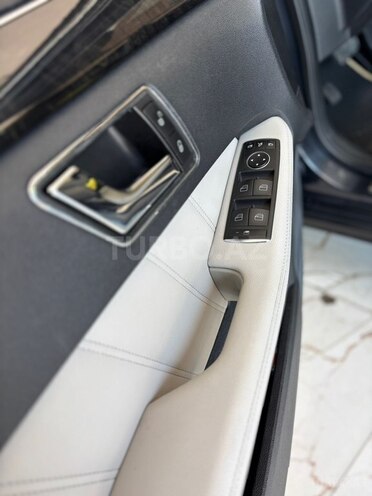 Mercedes E 220-4