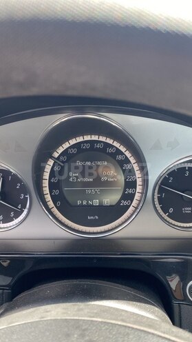 Mercedes E 220-2