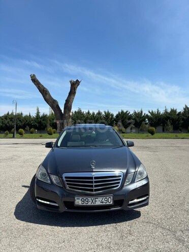 Mercedes E 220-1
