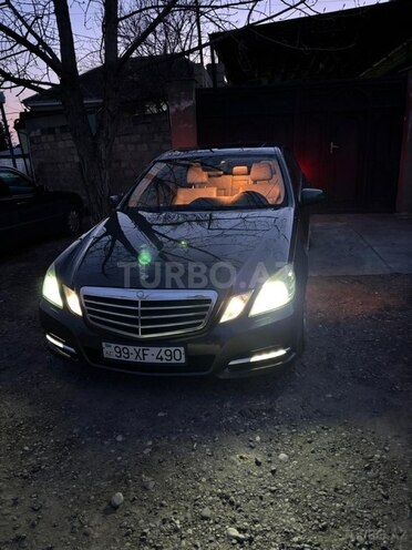 Mercedes E 220-13