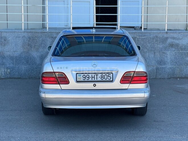 Mercedes E 270-7