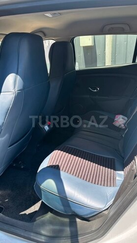 Renault Megane-10