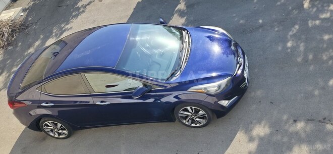 Hyundai Elantra-11