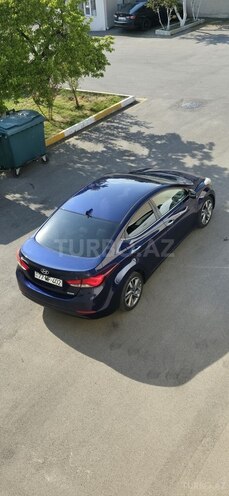 Hyundai Elantra-10