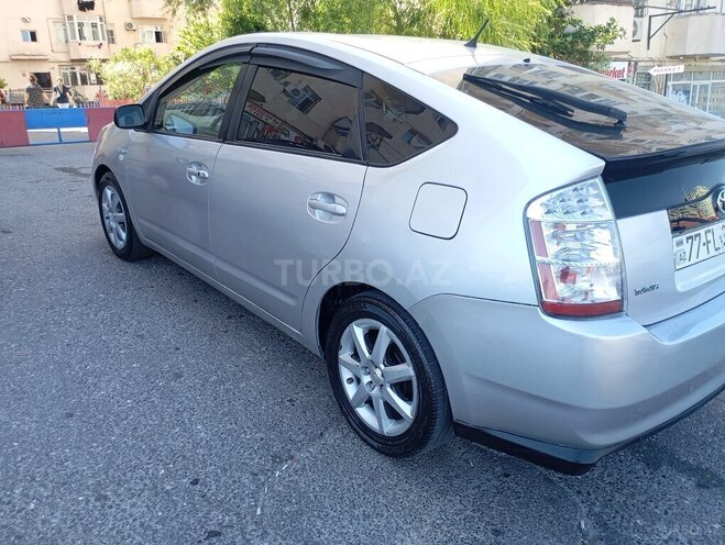 Toyota Prius-2