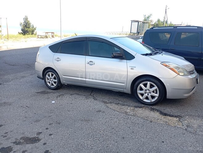 Toyota Prius-7