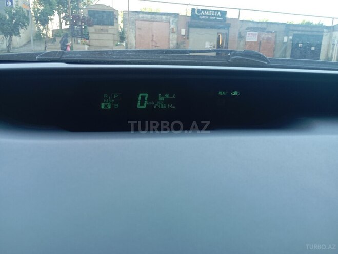 Toyota Prius-10