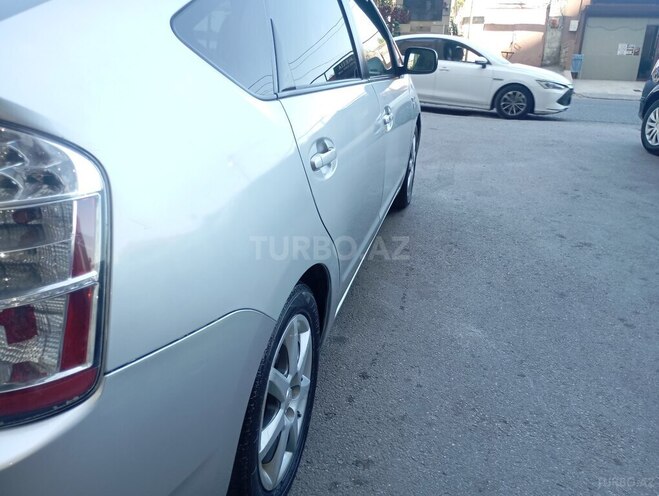 Toyota Prius-16