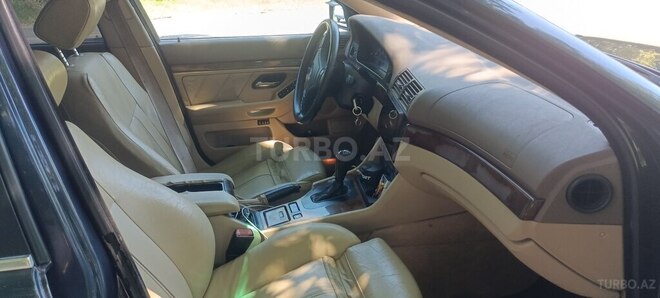 BMW 525-19