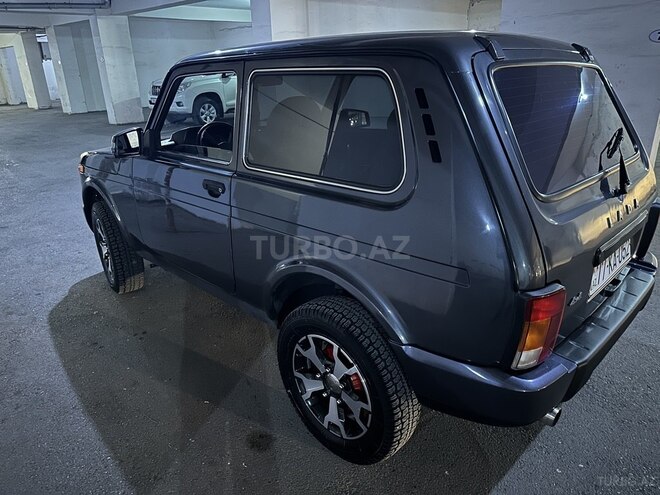 LADA (VAZ) Niva-11