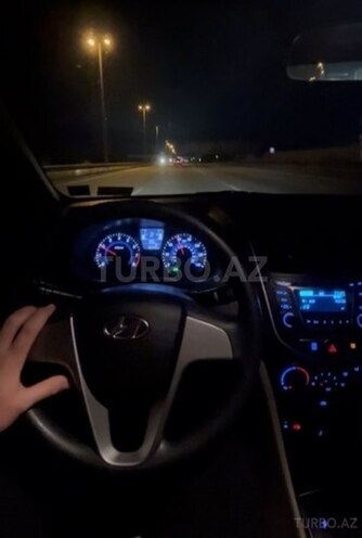 Hyundai Accent-5