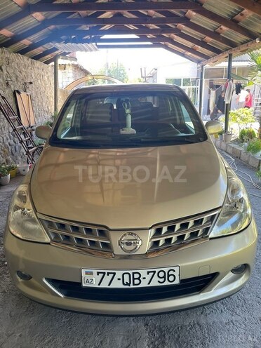 Nissan Tiida-1