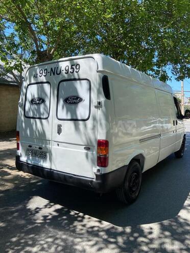 Ford Transit-16